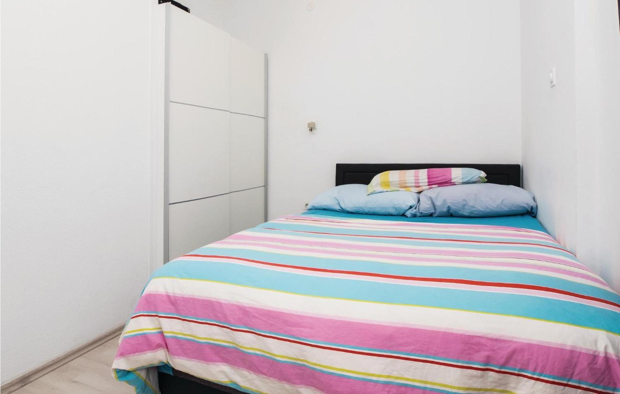 Cozy Apartment In Split With Kitchenette Kültér fotó