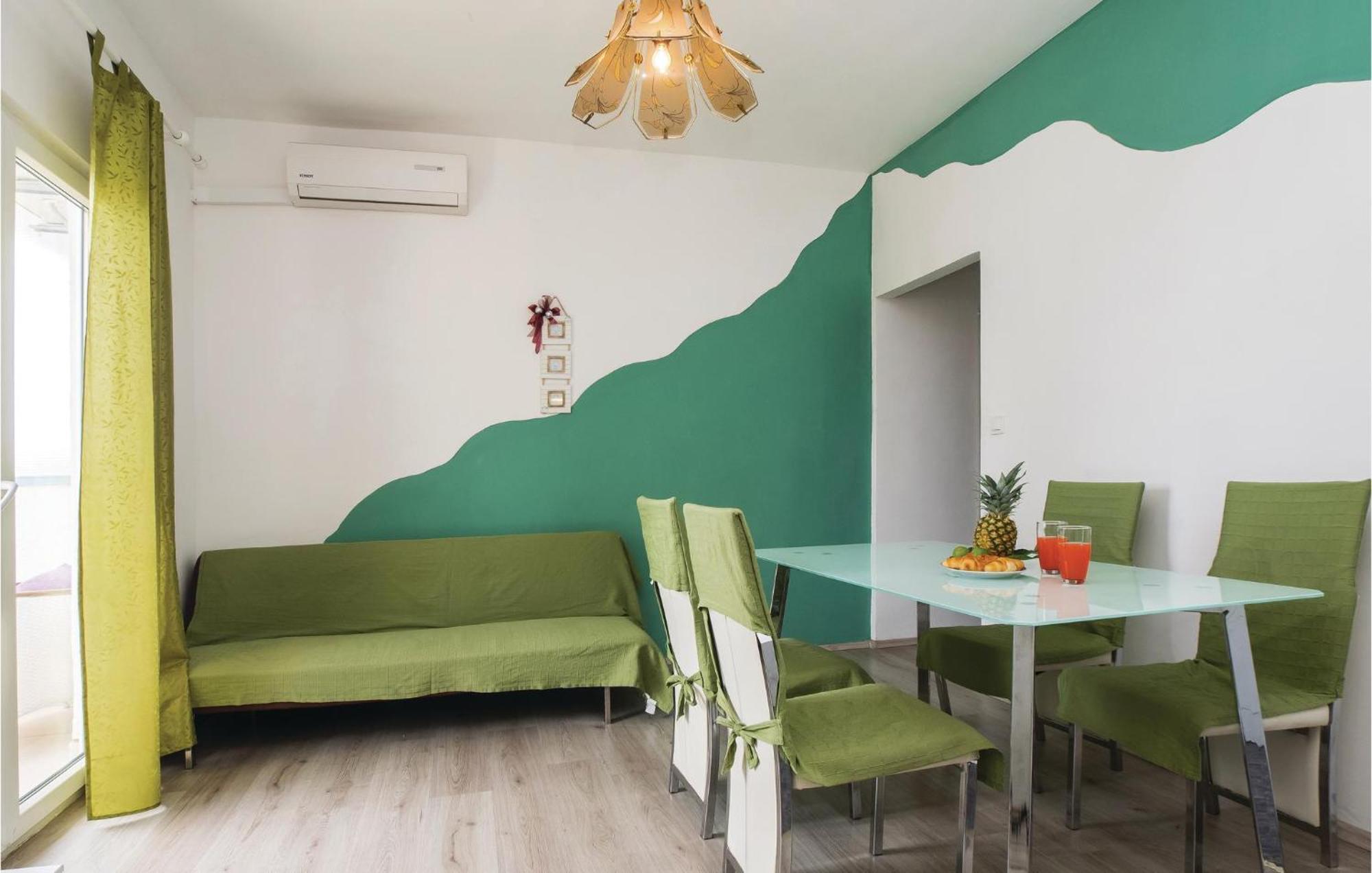 Cozy Apartment In Split With Kitchenette Kültér fotó