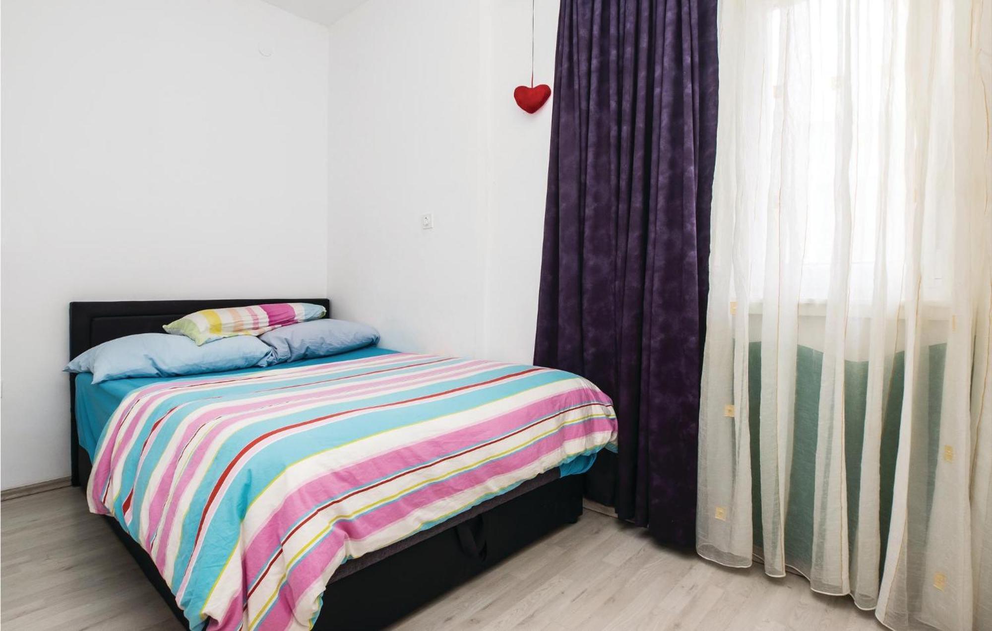 Cozy Apartment In Split With Kitchenette Kültér fotó
